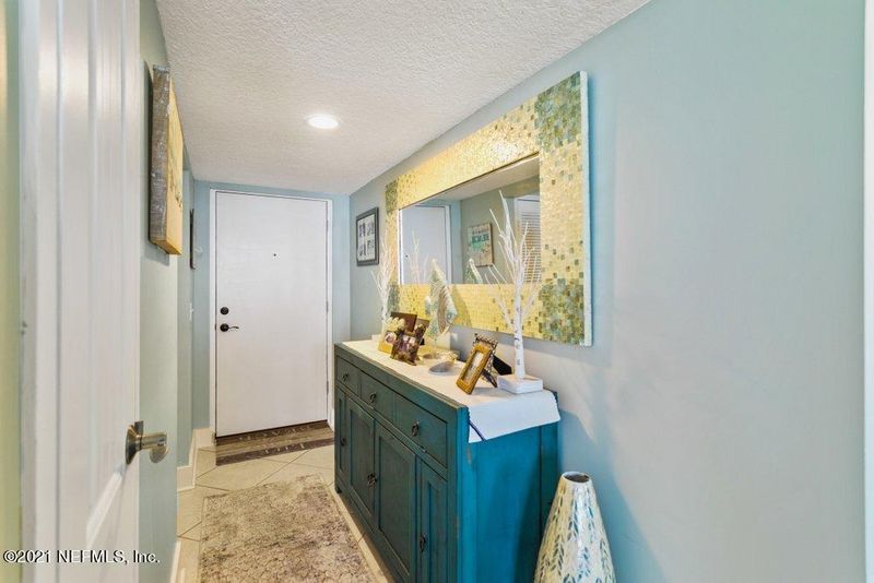 601 1st St S #4E, Jacksonville Beach, FL 32250
