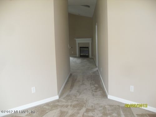 601 Summer Breeze Dr N, Jacksonville, FL 32218
