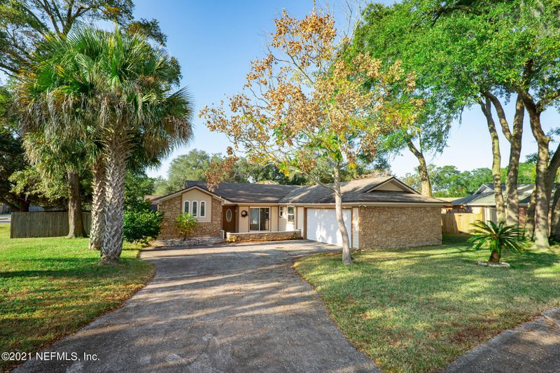 6015 Greenwillow Ct, Jacksonville, FL 32277