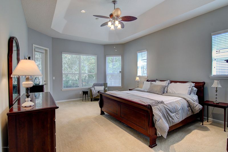 6019 Shadehill Rd, Jacksonville, FL 32258