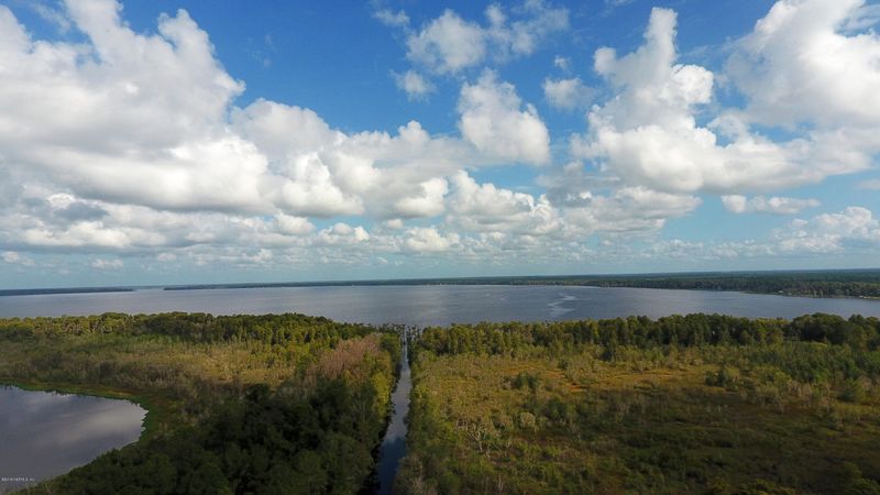 6034 Island Rd, Melrose, FL 32666