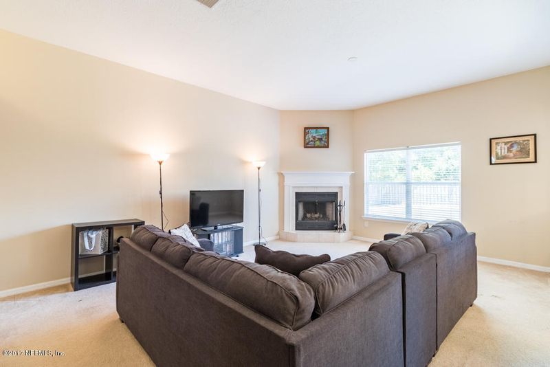 604 Racoon Ct, St Johns, FL 32259