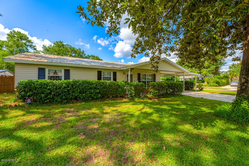 604 Renne Dr S, Jacksonville, FL 32218