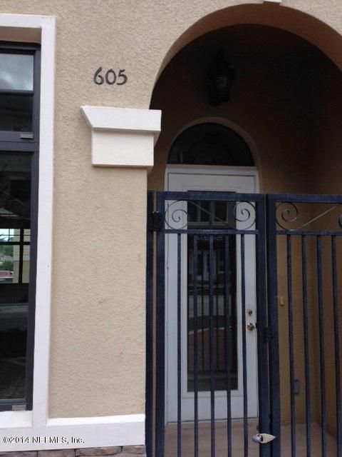 605 Market St, St Augustine, FL 32095