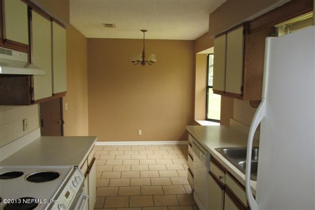 6053 Cranberry Ln E, Jacksonville, FL 32244