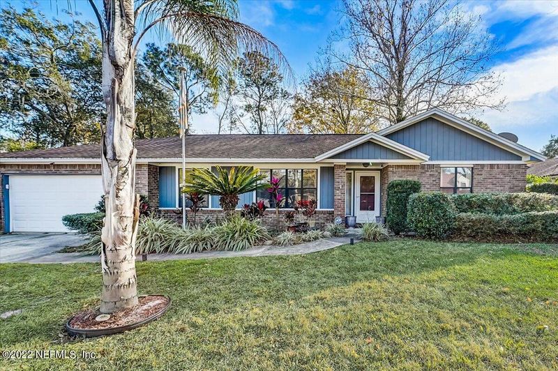 6056 Briarforest Rd W, Jacksonville, FL 32277