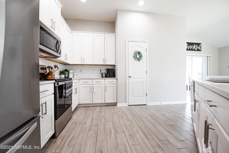 606 Northside Dr S, Jacksonville, FL 32218