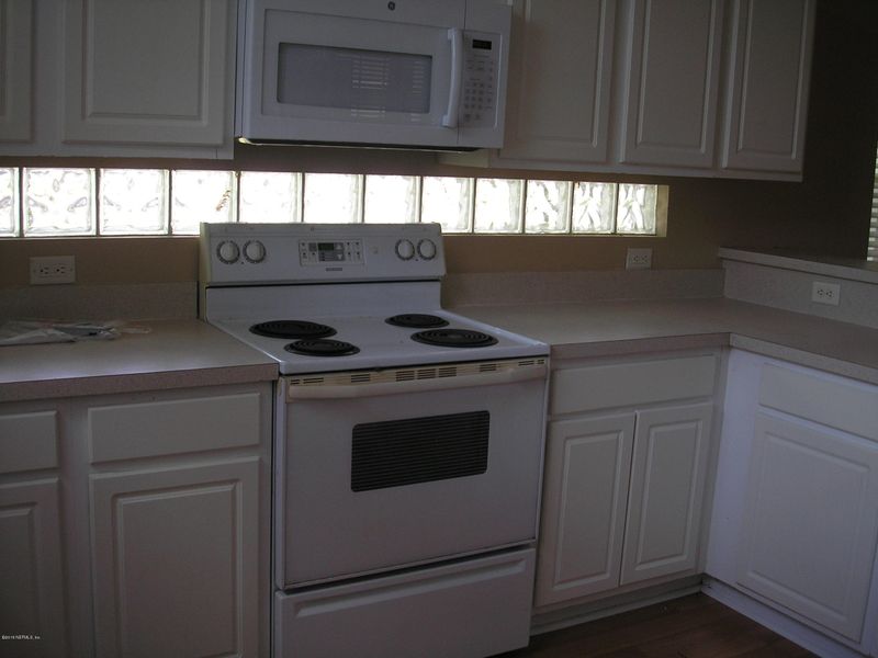 6066 Winding Bridge Dr, Jacksonville, FL 32277