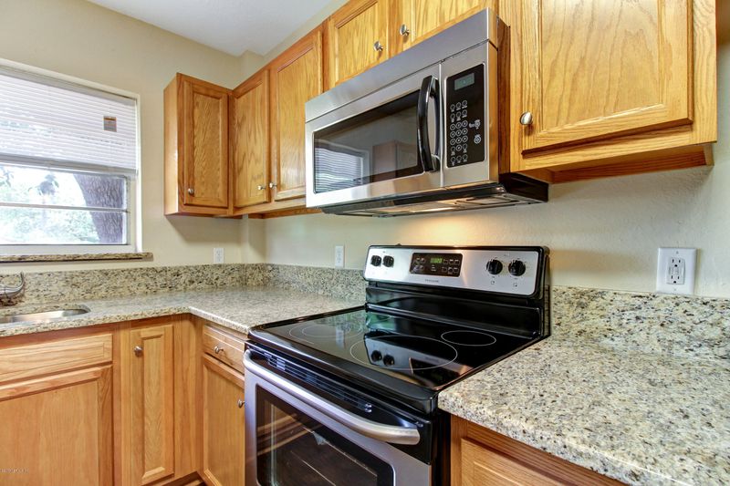607 Estes Rd, Jacksonville, FL 32208