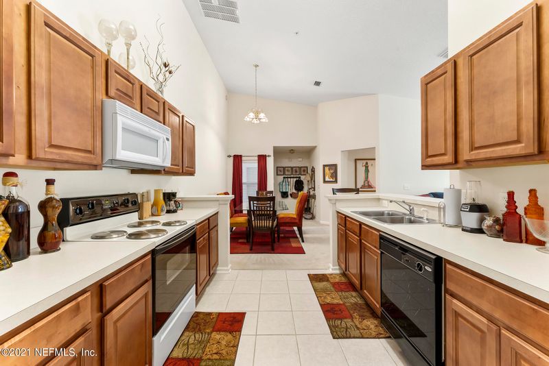 6076 Maggies Cir #112, Jacksonville, FL 32244