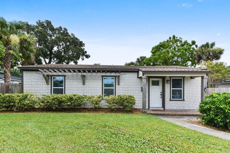 608 12th Ave N, Jacksonville Beach, FL 32250