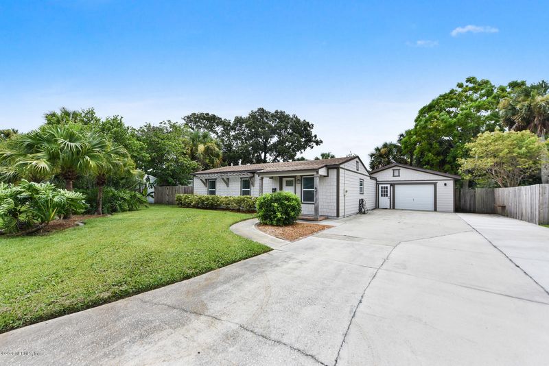 608 12th Ave N, Jacksonville Beach, FL 32250