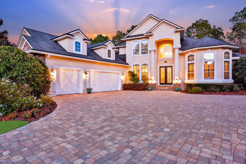 608 Fenwick Ln, St Johns, FL 32259