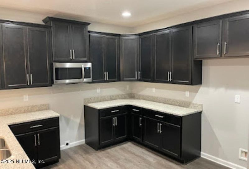 6083 Hyde Park Cir, Jacksonville, FL 32210