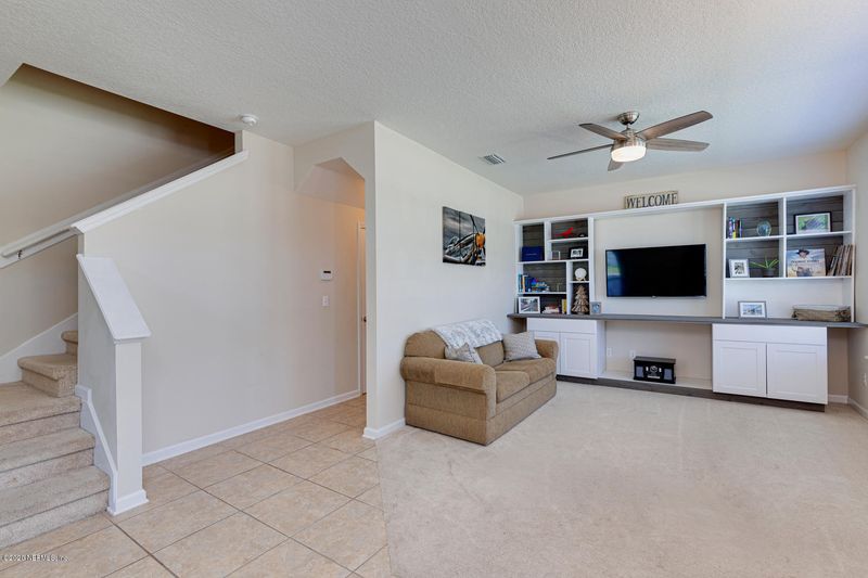 609 Grover Ln, Orange Park, FL 32065