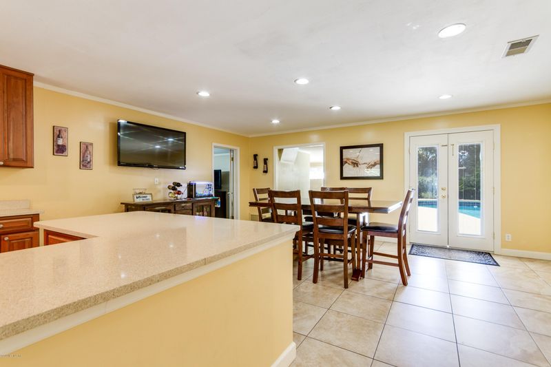 609 Matterhorn Rd, Jacksonville, FL 32216