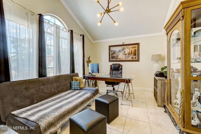6090 Winding Bridge Dr, Jacksonville, FL 32277