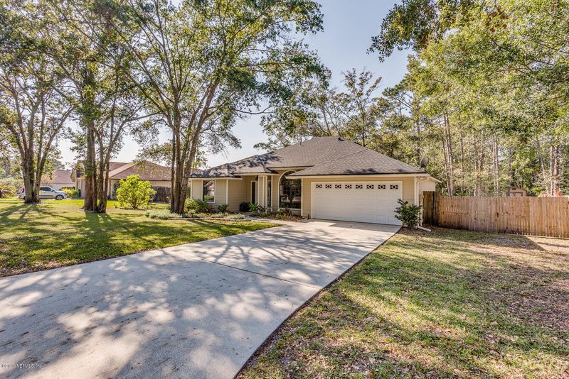 610 Lazy Meadow Dr E, Jacksonville, FL 32225