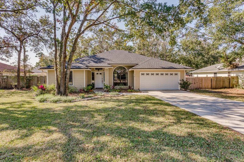 610 Lazy Meadow Dr E, Jacksonville, FL 32225
