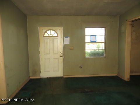 6112 Ardisia Rd W, Jacksonville, FL 32209
