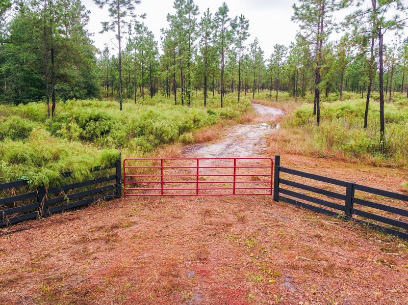 611400 River Rd, Callahan, FL 32011