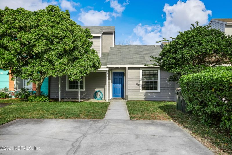 612 Aquatic Dr, Atlantic Beach, FL 32233