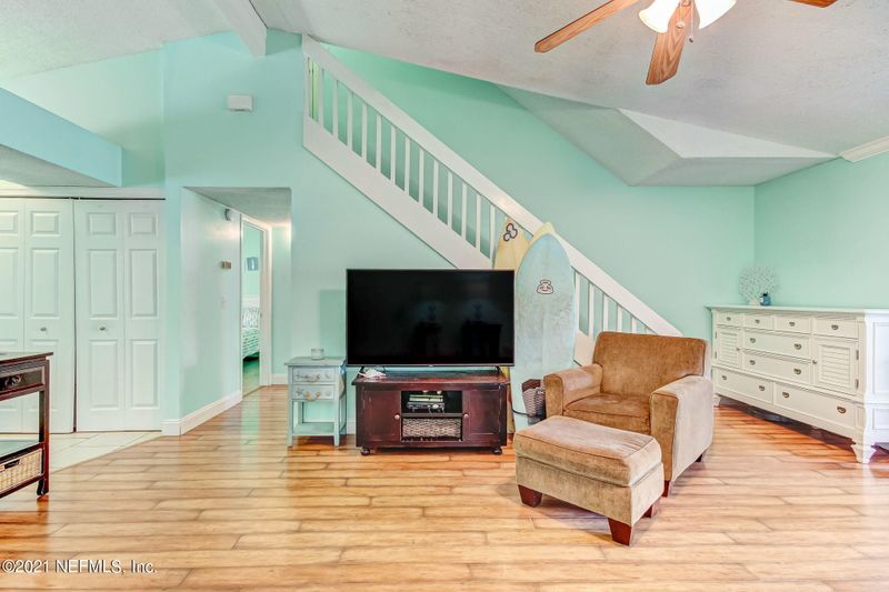612 Aquatic Dr, Atlantic Beach, FL 32233