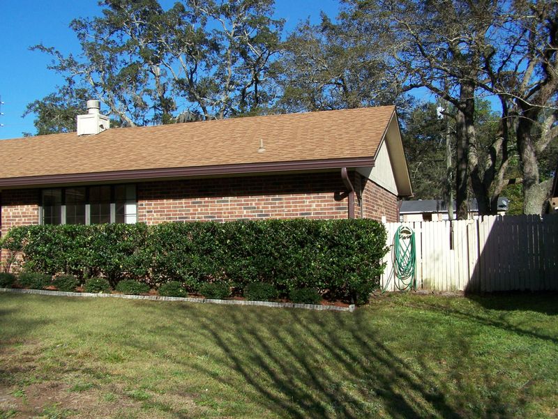 6127 Cranberry Ln E, Jacksonville, FL 32244