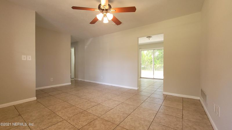 6129 Deepwood Dr E, Jacksonville, FL 32244
