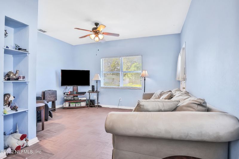 6129 Temple Rd, Jacksonville, FL 32217