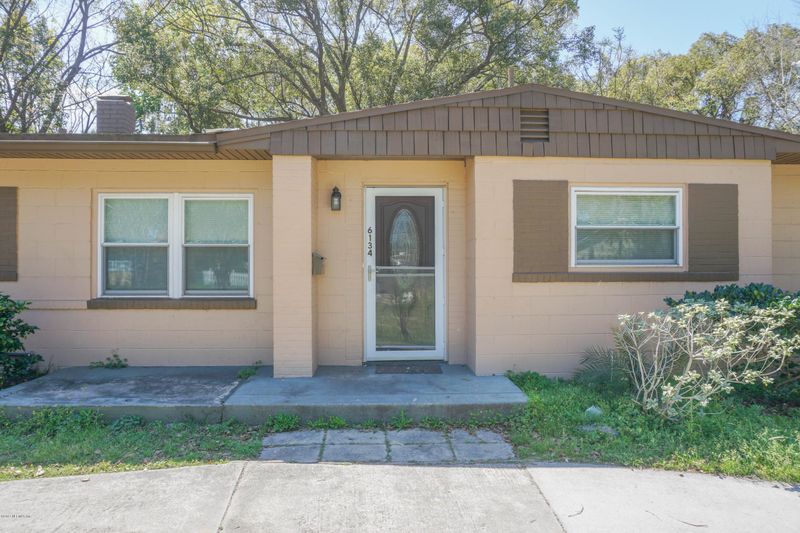 6134 Robbins Cir N, Jacksonville, FL 32211