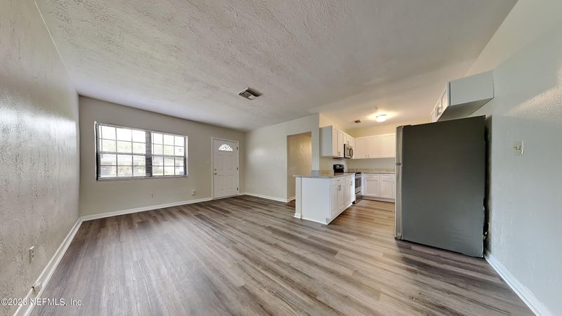6138 Suwanee Rd, Jacksonville, FL 32217