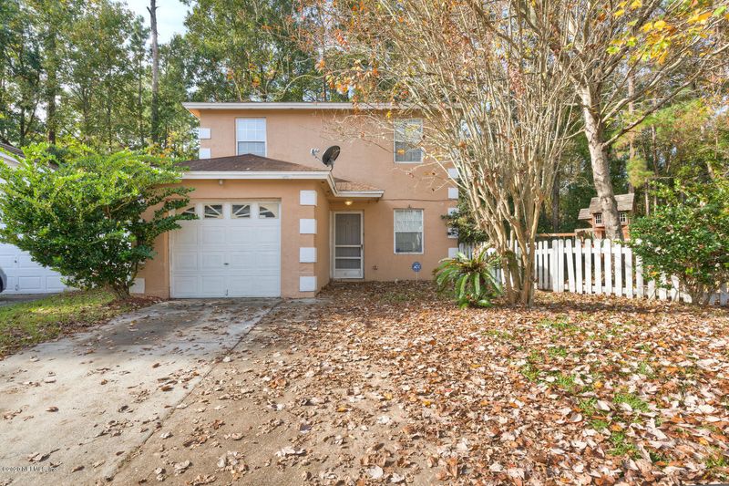 6140 Trish Ct, Jacksonville, FL 32205