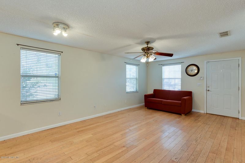 6140 Trish Ct, Jacksonville, FL 32205