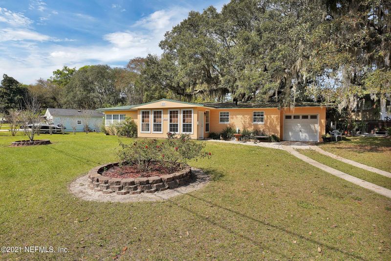6151 Robbins Cir N, Jacksonville, FL 32211