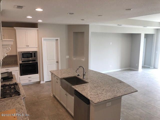 616 Willow Lake Dr, St Augustine, FL 32092