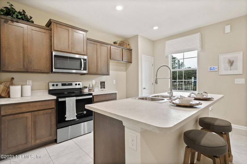 620 Yellow Oaks Ln, Orange Park, FL 32065