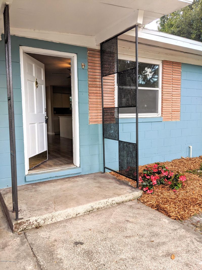 6212 Regiment Dr, Jacksonville, FL 32277