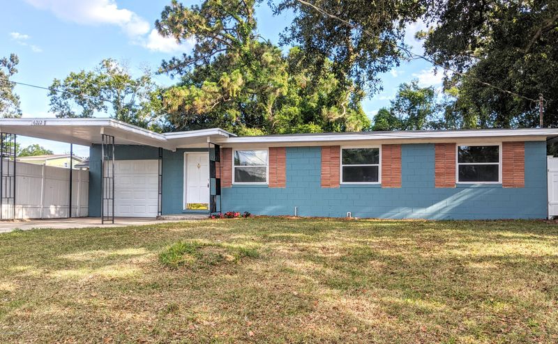 6212 Regiment Dr, Jacksonville, FL 32277