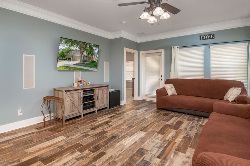 6213 Pendragon Pl, Jacksonville, FL 32258
