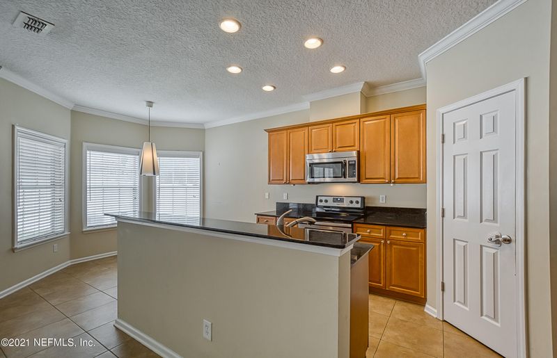 6225 Pendragon Pl, Jacksonville, FL 32258