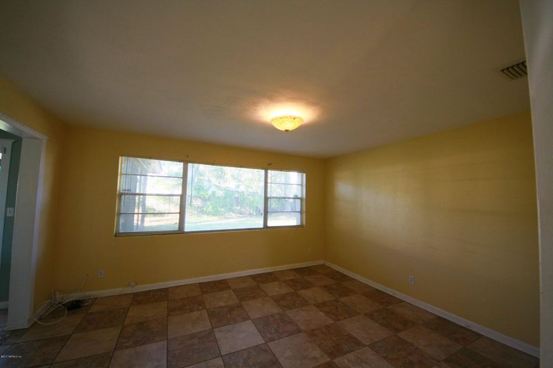 6243 Diane Rd, Jacksonville, FL 32277
