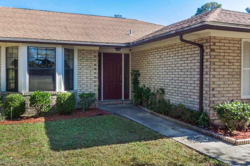 625 Chaffee Rd N, Jacksonville, FL 32220