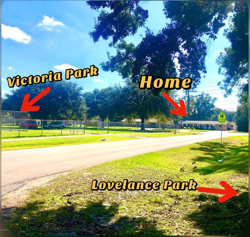 6252 Barnes Rd S, Jacksonville, FL 32216