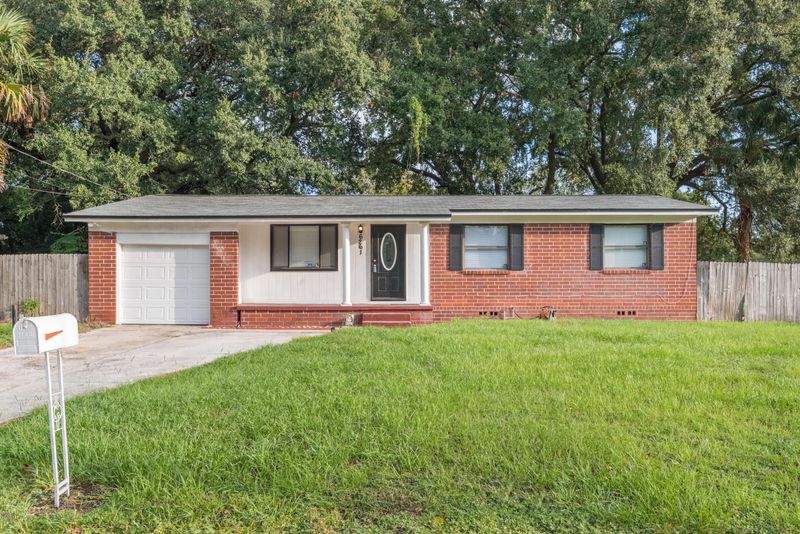 6261 Syringa Ln, Jacksonville, FL 32211