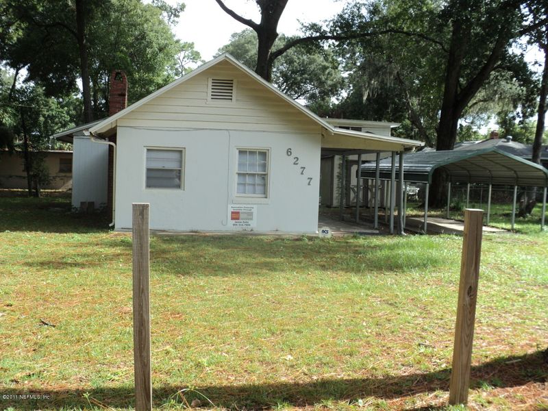 6277 Creetown Dr, Jacksonville, FL 32216