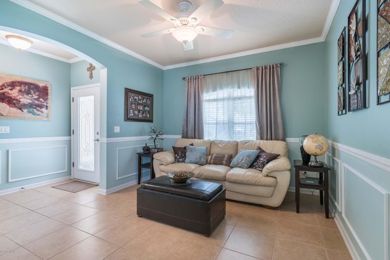 629 Candlebark Dr, Jacksonville, FL 32225