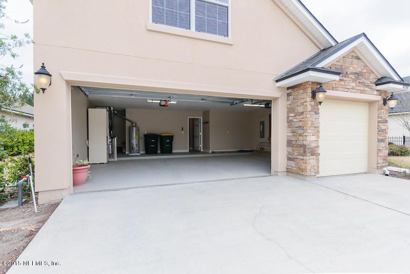 6294 Green Myrtle Dr, Jacksonville, FL 32258