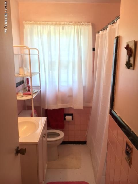 6305 Autlan Dr, Jacksonville, FL 32210