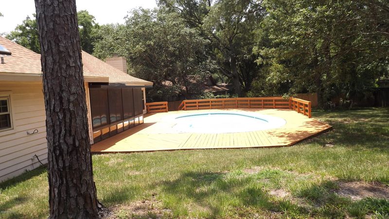 6306 Whispering Oaks Dr W, Jacksonville, FL 32277
